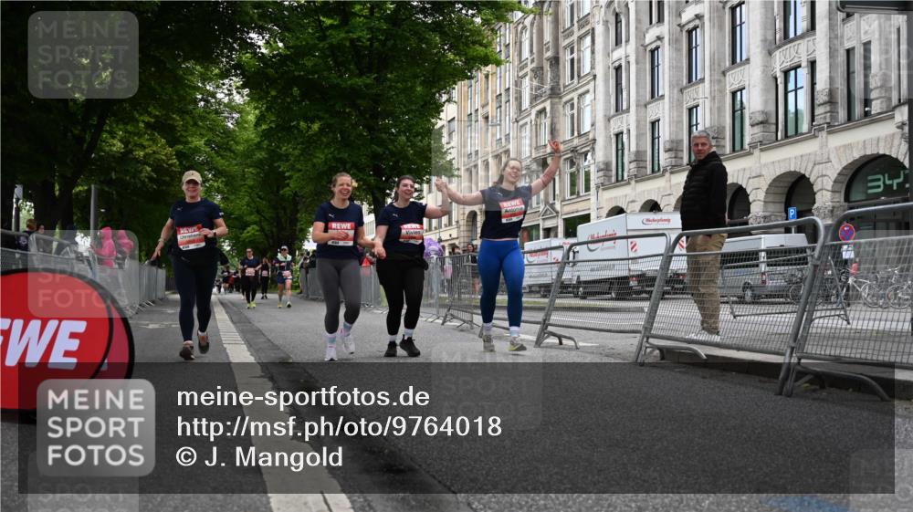 14.06.2026 - REWE Women's Run J. Mangold http://msf.ph/oto/9764018 14.06.2026 11:11:23 Ziel 5080, 5081, 5082, 5148, 5663 meine-sportfotos.de
