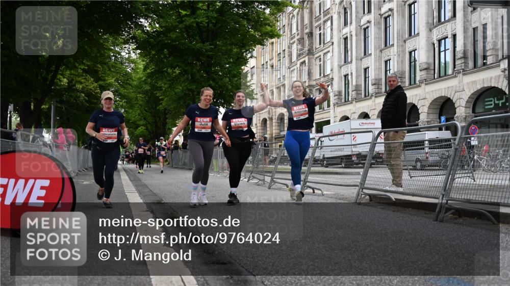 14.06.2026 - REWE Women's Run J. Mangold http://msf.ph/oto/9764024 14.06.2026 11:11:23 Ziel 5080, 5081, 5082, 5148, 5663 meine-sportfotos.de