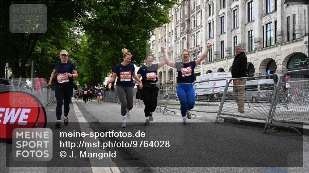 14.06.2026 - REWE Women's Run J. Mangold http://msf.ph/oto/9764028 14.06.2026 11:11:23 Ziel 5080, 5081, 5082, 5148, 5663 meine-sportfotos.de