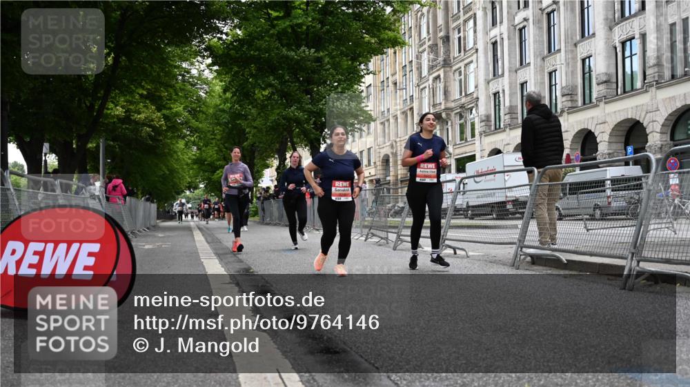 14.06.2026 - REWE Women's Run J. Mangold http://msf.ph/oto/9764146 14.06.2026 11:11:39 Ziel 5215, 5362, 5400, 5401, 5922 meine-sportfotos.de