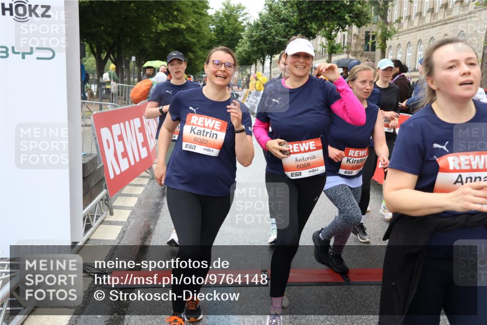 14.06.2026 - REWE Women's Run Strokosch-Dieckow http://msf.ph/oto/9764148 14.06.2026 11:11:32 Ziel 5165, 5267, 5323, 5324, 5342, 5348, 5708, 5717, 6022, 6068 meine-sportfotos.de