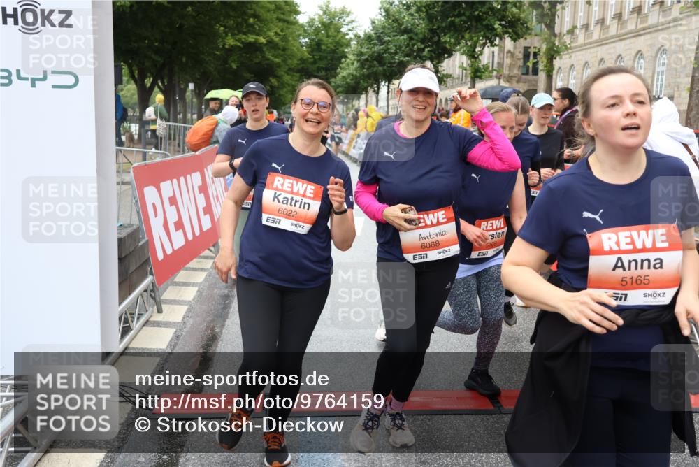 14.06.2026 - REWE Women's Run Strokosch-Dieckow http://msf.ph/oto/9764159 14.06.2026 11:11:32 Ziel 5165, 5267, 5323, 5324, 5342, 5348, 5708, 5717, 6022, 6068 meine-sportfotos.de