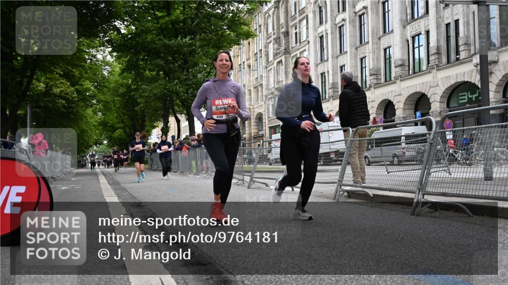 14.06.2026 - REWE Women's Run J. Mangold http://msf.ph/oto/9764181 14.06.2026 11:11:42 Ziel 5159, 5215, 5400, 5401, 5922 meine-sportfotos.de