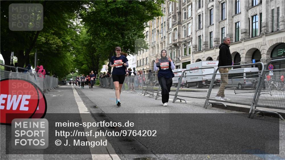 14.06.2026 - REWE Women's Run J. Mangold http://msf.ph/oto/9764202 14.06.2026 11:11:46 Ziel 5159, 5400, 5401, 5602 meine-sportfotos.de