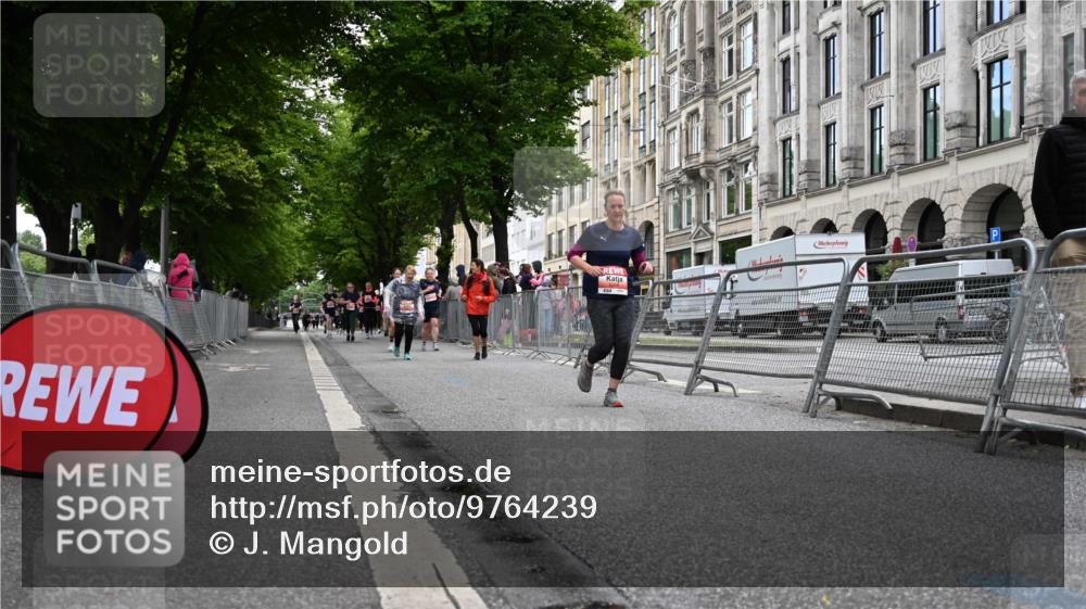 14.06.2026 - REWE Women's Run J. Mangold http://msf.ph/oto/9764239 14.06.2026 11:11:54 Ziel 5388 meine-sportfotos.de