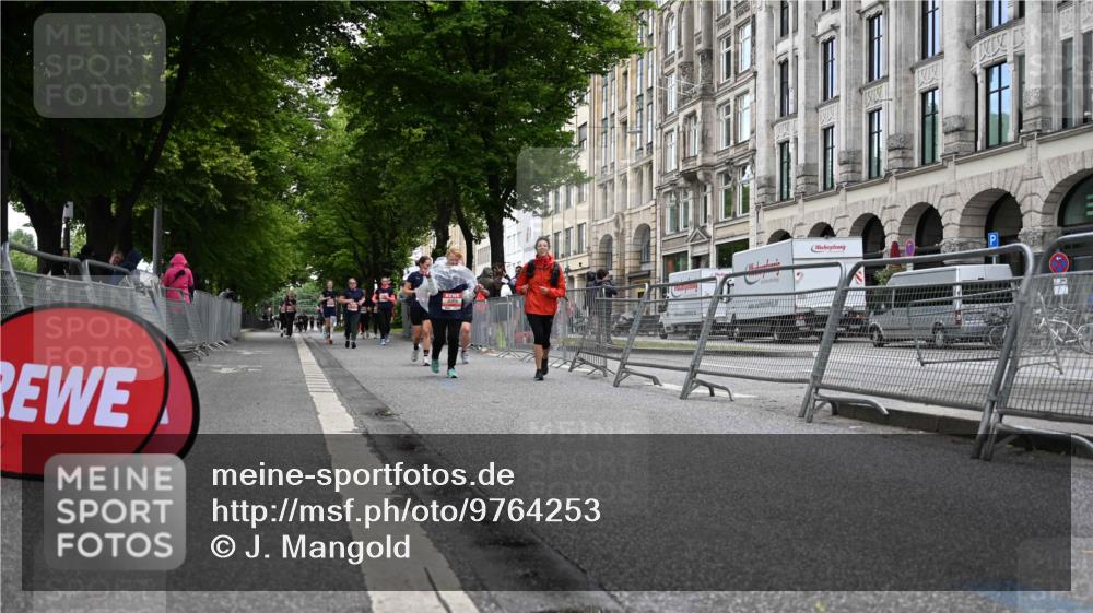 14.06.2026 - REWE Women's Run J. Mangold http://msf.ph/oto/9764253 14.06.2026 11:11:57 Ziel 5388, 5658, 5959 meine-sportfotos.de