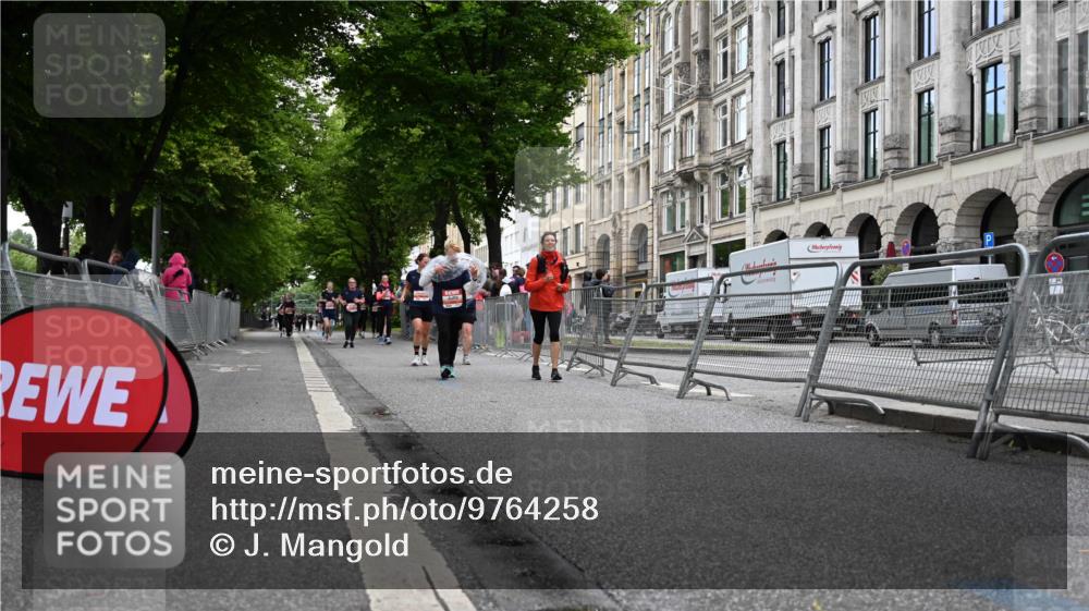 14.06.2026 - REWE Women's Run J. Mangold http://msf.ph/oto/9764258 14.06.2026 11:11:57 Ziel 5388, 5658, 5959 meine-sportfotos.de