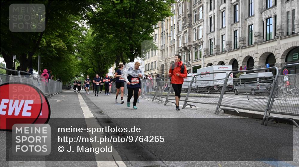 14.06.2026 - REWE Women's Run J. Mangold http://msf.ph/oto/9764265 14.06.2026 11:11:59 Ziel 5097, 5105, 5388, 5658, 5959 meine-sportfotos.de