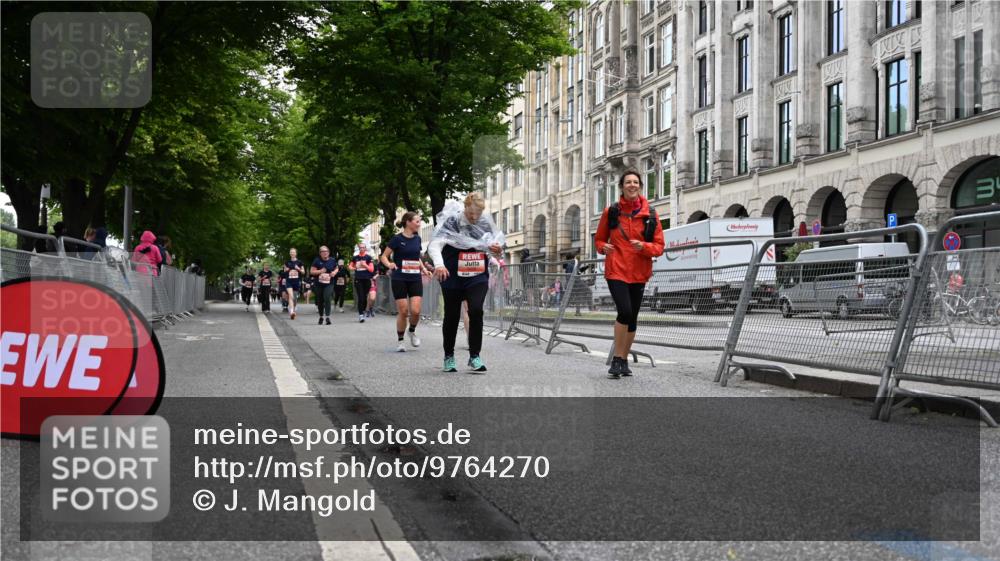 14.06.2026 - REWE Women's Run J. Mangold http://msf.ph/oto/9764270 14.06.2026 11:11:59 Ziel 5097, 5105, 5388, 5658, 5959 meine-sportfotos.de