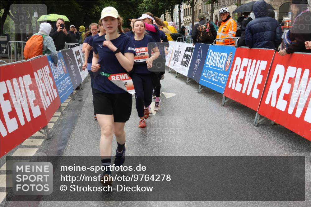 14.06.2026 - REWE Women's Run Strokosch-Dieckow http://msf.ph/oto/9764278 14.06.2026 11:11:29 Ziel 5136, 5165, 5267, 5323, 5324, 5342, 5348, 5708, 5717, 6022, 6068 meine-sportfotos.de