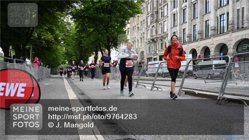 14.06.2026 - REWE Women's Run J. Mangold http://msf.ph/oto/9764283 14.06.2026 11:12:00 Ziel 5097, 5105, 5388, 5658, 5959 meine-sportfotos.de