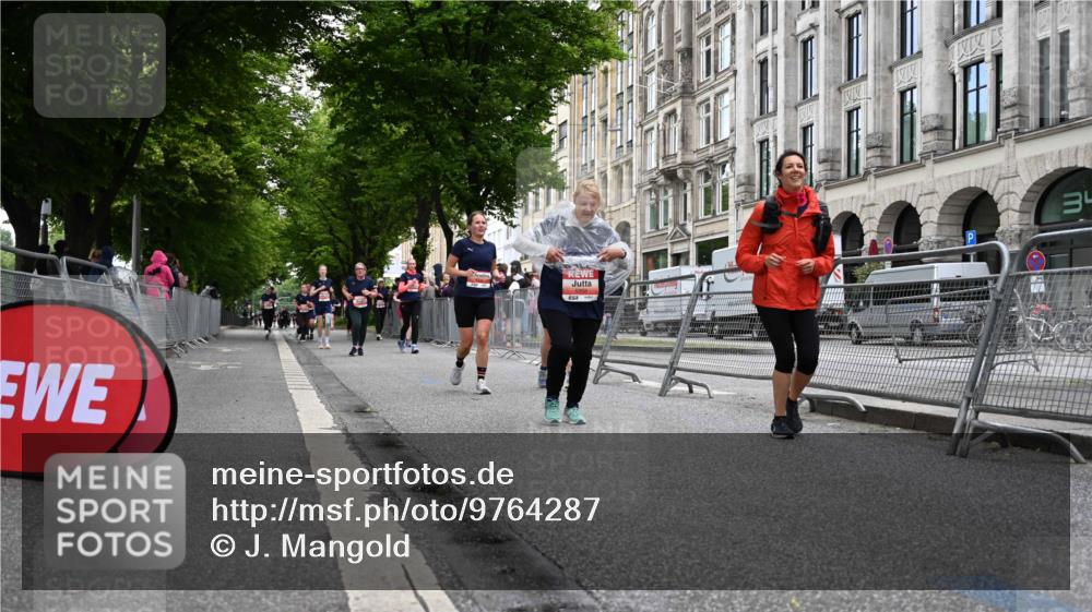 14.06.2026 - REWE Women's Run J. Mangold http://msf.ph/oto/9764287 14.06.2026 11:12:00 Ziel 5097, 5105, 5388, 5658, 5959 meine-sportfotos.de