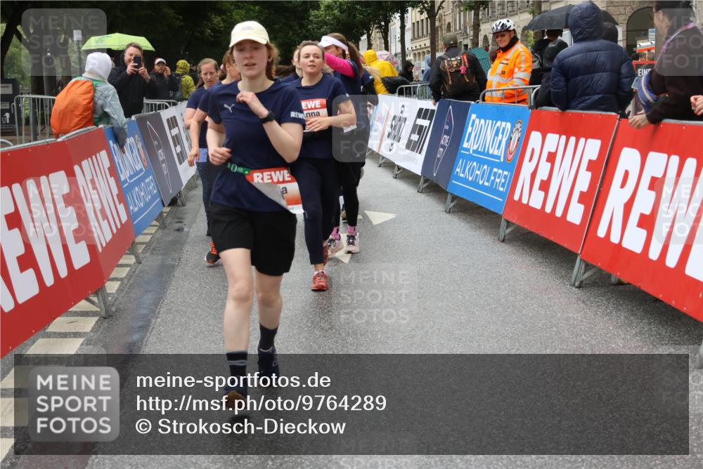 14.06.2026 - REWE Women's Run Strokosch-Dieckow http://msf.ph/oto/9764289 14.06.2026 11:11:29 Ziel 5136, 5165, 5267, 5323, 5324, 5342, 5348, 5708, 5717, 6022, 6068 meine-sportfotos.de