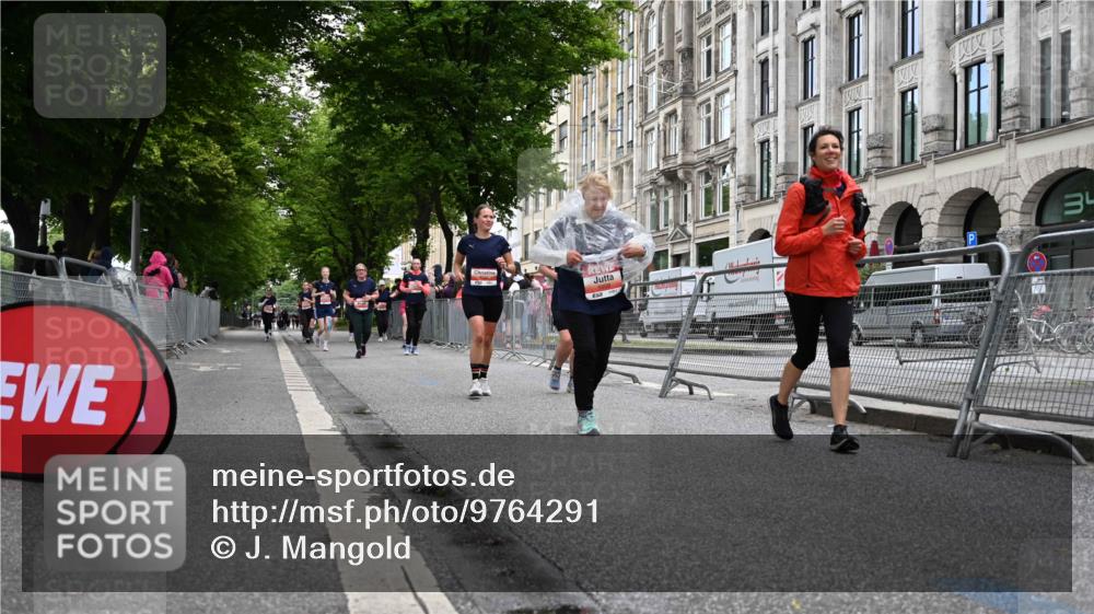 14.06.2026 - REWE Women's Run J. Mangold http://msf.ph/oto/9764291 14.06.2026 11:12:00 Ziel 5097, 5105, 5388, 5658, 5959 meine-sportfotos.de
