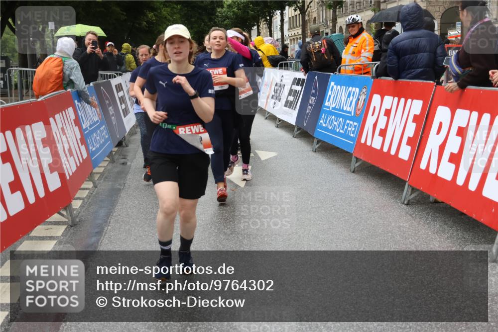 14.06.2026 - REWE Women's Run Strokosch-Dieckow http://msf.ph/oto/9764302 14.06.2026 11:11:29 Ziel 5136, 5165, 5267, 5323, 5324, 5342, 5348, 5708, 5717, 6022, 6068 meine-sportfotos.de