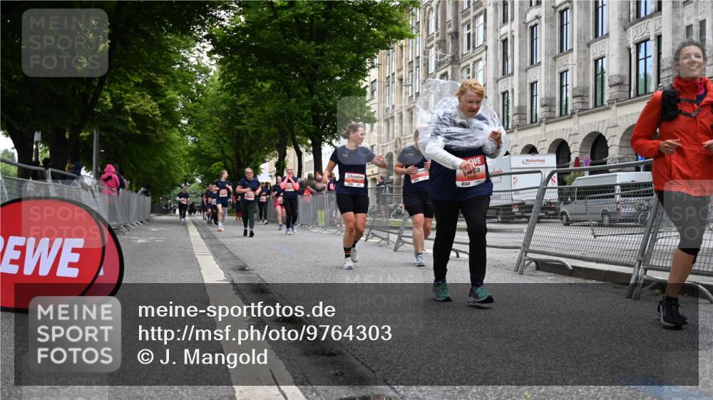 14.06.2026 - REWE Women's Run J. Mangold http://msf.ph/oto/9764303 14.06.2026 11:12:01 Ziel 5097, 5105, 5658, 5959 meine-sportfotos.de