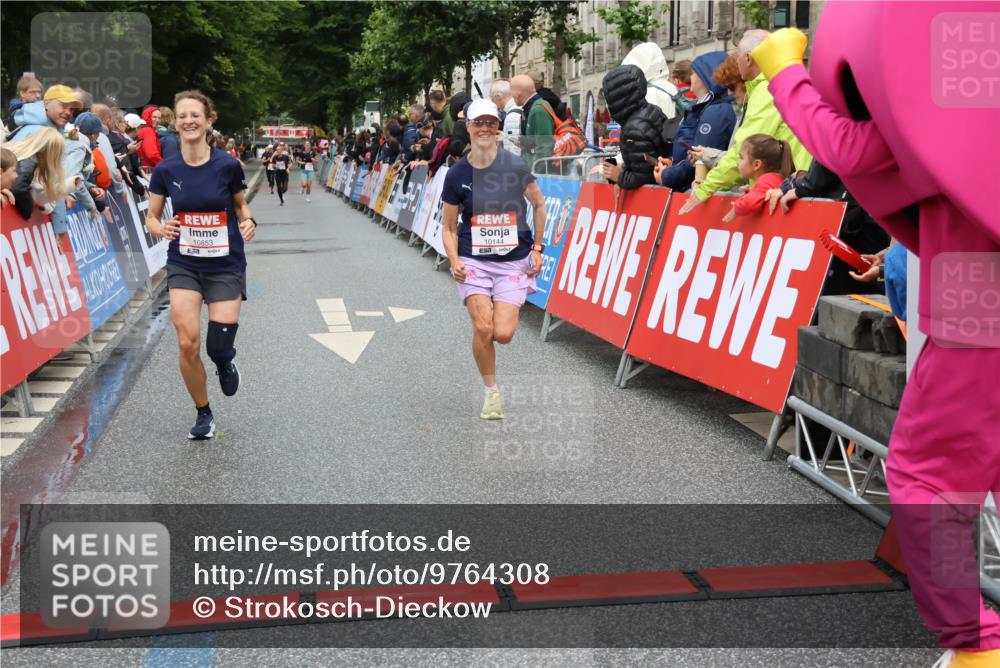 14.06.2026 - REWE Women's Run Strokosch-Dieckow http://msf.ph/oto/9764308 14.06.2026 09:51:26 Ziel 10144, 10853 meine-sportfotos.de