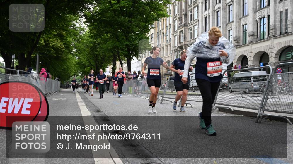 14.06.2026 - REWE Women's Run J. Mangold http://msf.ph/oto/9764311 14.06.2026 11:12:02 Ziel 5097, 5105, 5555, 5658, 5959 meine-sportfotos.de