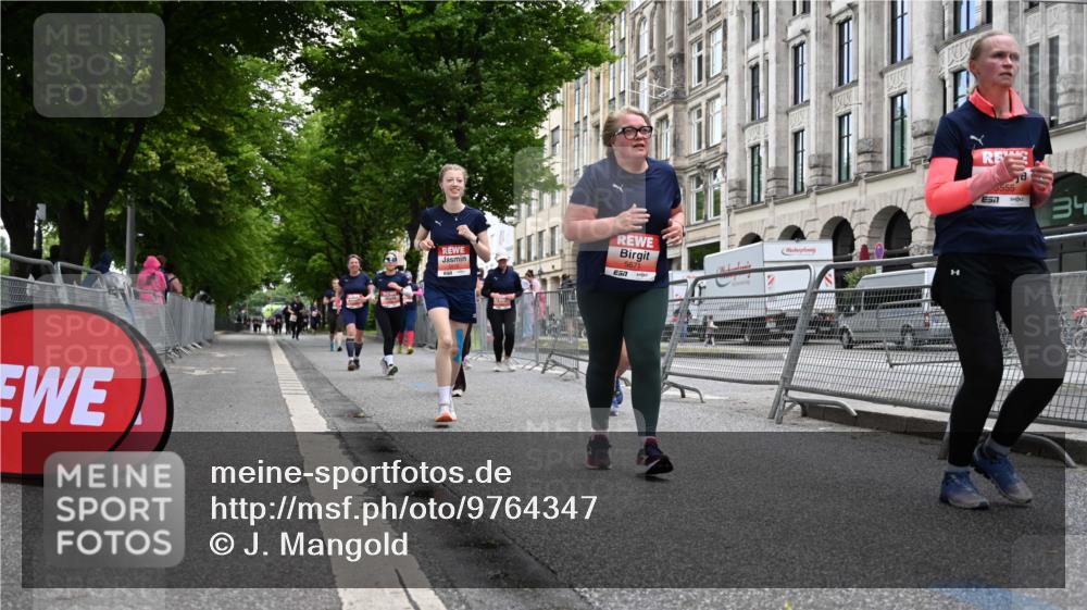 14.06.2026 - REWE Women's Run J. Mangold http://msf.ph/oto/9764347 14.06.2026 11:12:08 Ziel 5088, 5090, 5097, 5100, 5105, 5191, 5302, 5555, 5612, 5671 meine-sportfotos.de