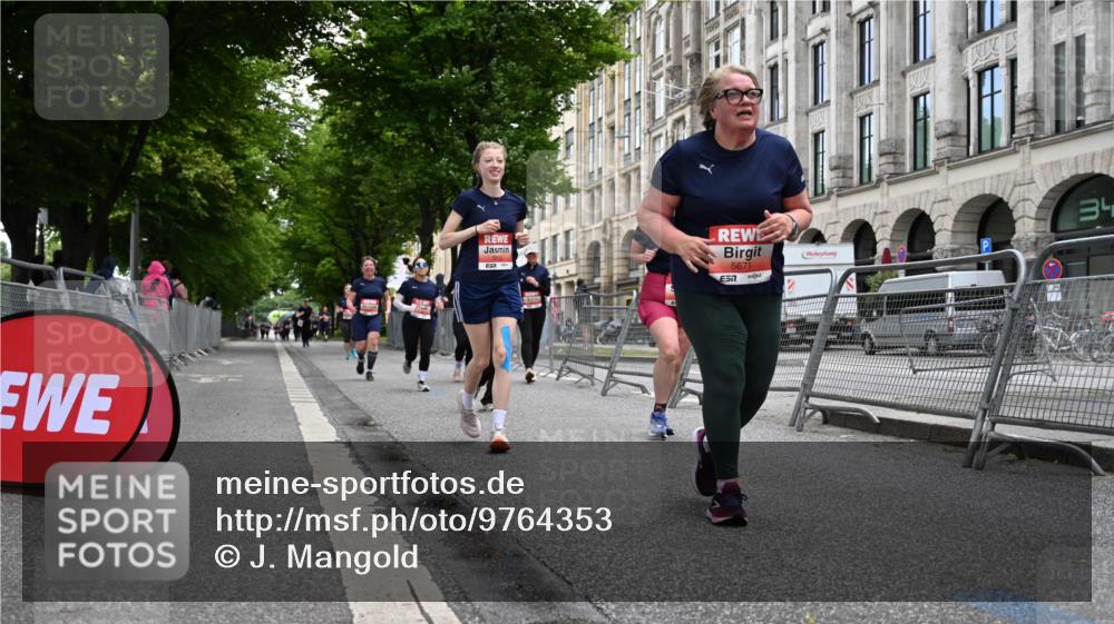 14.06.2026 - REWE Women's Run J. Mangold http://msf.ph/oto/9764353 14.06.2026 11:12:09 Ziel 5088, 5089, 5090, 5097, 5100, 5105, 5191, 5302, 5325, 5555, 5612, 5671 meine-sportfotos.de