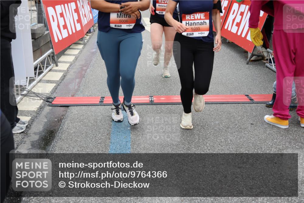 14.06.2026 - REWE Women's Run Strokosch-Dieckow http://msf.ph/oto/9764366 14.06.2026 10:57:24 Ziel 5006, 5048, 5333, 5683, 5753, 5913, 5933 meine-sportfotos.de