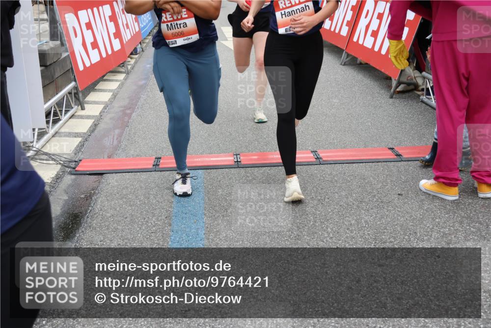 14.06.2026 - REWE Women's Run Strokosch-Dieckow http://msf.ph/oto/9764421 14.06.2026 10:57:24 Ziel 5006, 5048, 5333, 5683, 5753, 5913, 5933 meine-sportfotos.de