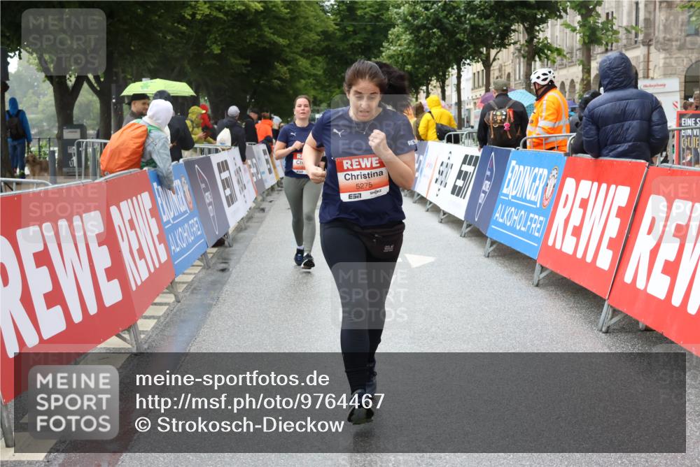 14.06.2026 - REWE Women's Run Strokosch-Dieckow http://msf.ph/oto/9764467 14.06.2026 11:11:18 Ziel 5136, 5275, 5575, 5617, 6027 meine-sportfotos.de