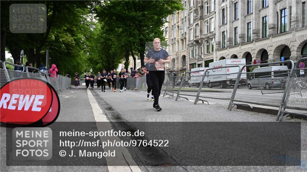 14.06.2026 - REWE Women's Run J. Mangold http://msf.ph/oto/9764522 14.06.2026 11:12:48 Ziel 5365, 5426 meine-sportfotos.de