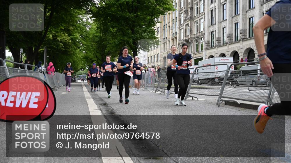 14.06.2026 - REWE Women's Run J. Mangold http://msf.ph/oto/9764578 14.06.2026 11:12:56 Ziel 5299, 5300, 5365, 5383, 5645, 5678, 5726, 5936, 6033 meine-sportfotos.de
