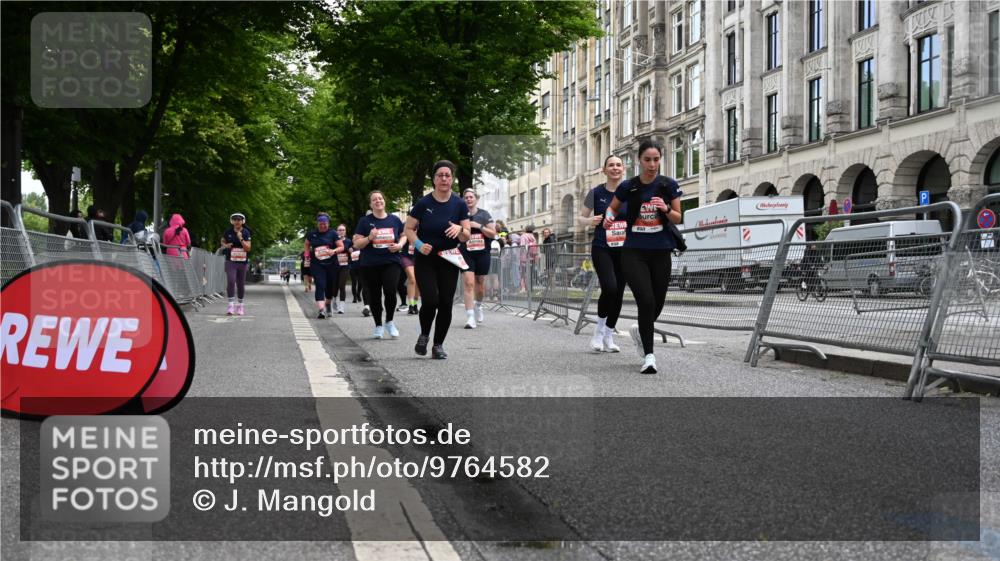 14.06.2026 - REWE Women's Run J. Mangold http://msf.ph/oto/9764582 14.06.2026 11:12:56 Ziel 5299, 5300, 5365, 5383, 5645, 5678, 5726, 5936, 6033 meine-sportfotos.de