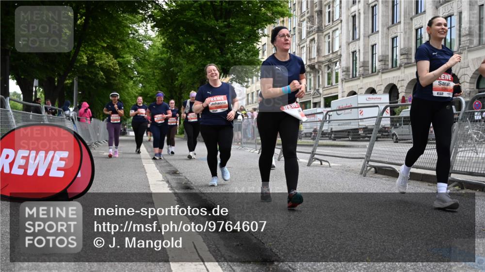 14.06.2026 - REWE Women's Run J. Mangold http://msf.ph/oto/9764607 14.06.2026 11:12:58 Ziel 5252, 5299, 5300, 5383, 5537, 5564, 5645, 5678, 5726, 5936, 5955, 6033 meine-sportfotos.de