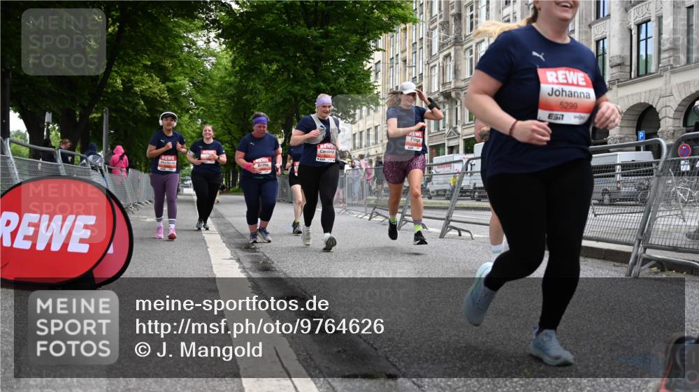 14.06.2026 - REWE Women's Run J. Mangold http://msf.ph/oto/9764626 14.06.2026 11:13:00 Ziel 5057, 5252, 5299, 5383, 5537, 5564, 5645, 5678, 5726, 5936, 5955, 6033, 6059 meine-sportfotos.de