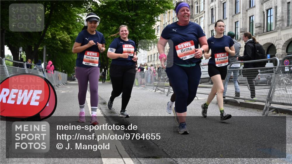 14.06.2026 - REWE Women's Run J. Mangold http://msf.ph/oto/9764655 14.06.2026 11:13:03 Ziel 5057, 5252, 5299, 5383, 5537, 5564, 5645, 5678, 5726, 5936, 5955, 6033, 6059 meine-sportfotos.de