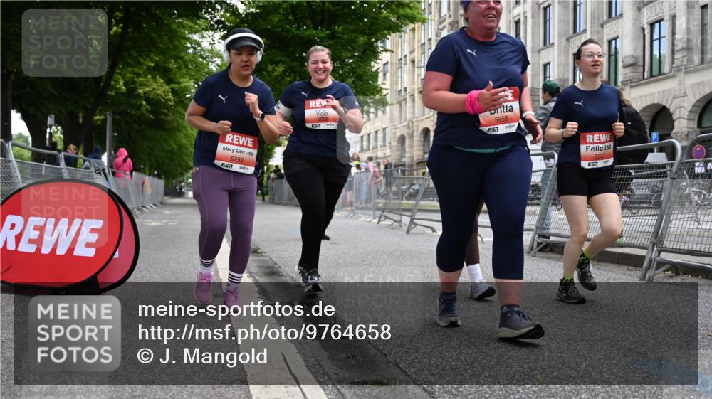 14.06.2026 - REWE Women's Run J. Mangold http://msf.ph/oto/9764658 14.06.2026 11:13:03 Ziel 5057, 5252, 5299, 5383, 5537, 5564, 5645, 5678, 5726, 5936, 5955, 6033, 6059 meine-sportfotos.de
