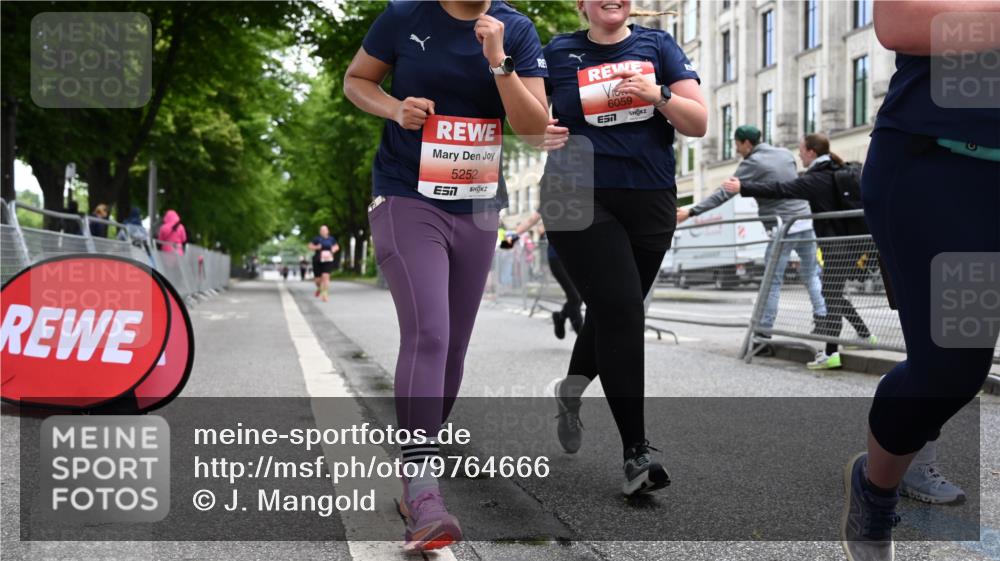 14.06.2026 - REWE Women's Run J. Mangold http://msf.ph/oto/9764666 14.06.2026 11:13:04 Ziel 5057, 5252, 5299, 5537, 5564, 5645, 5678, 5726, 5955, 6033, 6059 meine-sportfotos.de