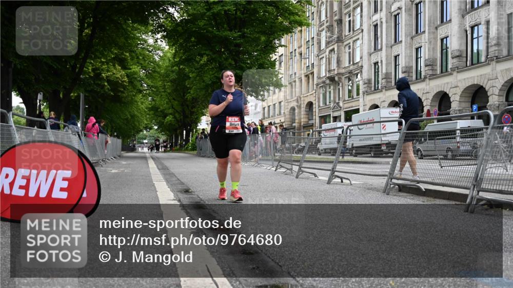 14.06.2026 - REWE Women's Run J. Mangold http://msf.ph/oto/9764680 14.06.2026 11:13:13 Ziel 5256 meine-sportfotos.de