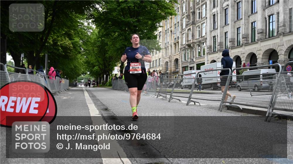 14.06.2026 - REWE Women's Run J. Mangold http://msf.ph/oto/9764684 14.06.2026 11:13:13 Ziel 5256 meine-sportfotos.de