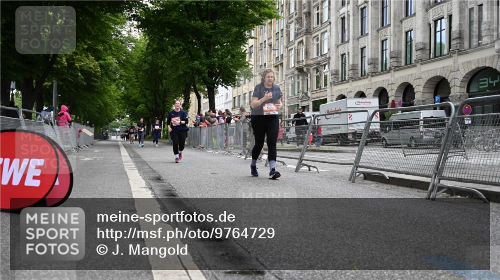 14.06.2026 - REWE Women's Run J. Mangold http://msf.ph/oto/9764729 14.06.2026 11:13:55 Ziel 5680, 5781 meine-sportfotos.de