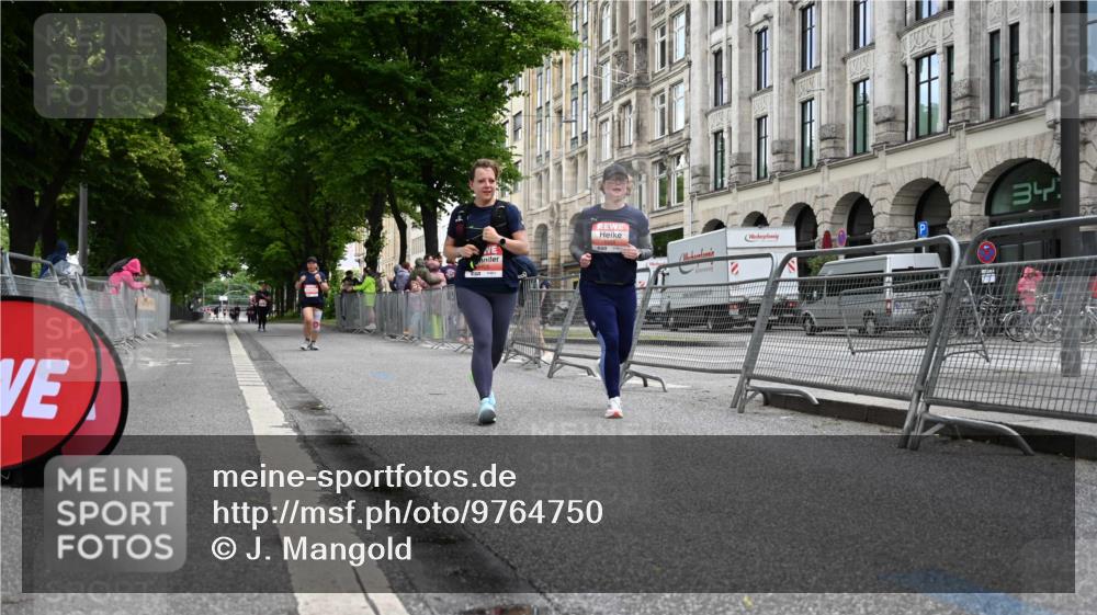 14.06.2026 - REWE Women's Run J. Mangold http://msf.ph/oto/9764750 14.06.2026 11:14:06 Ziel 5405, 5558 meine-sportfotos.de