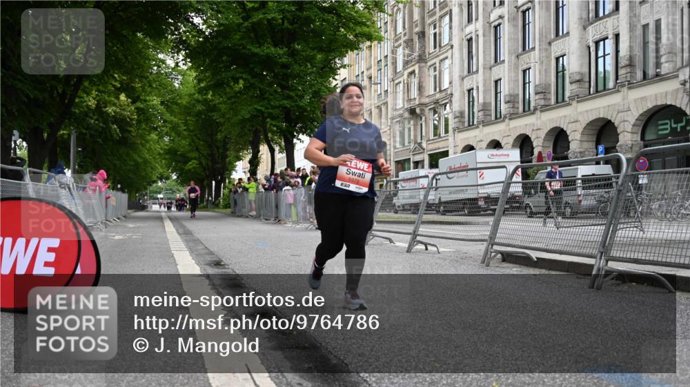 14.06.2026 - REWE Women's Run J. Mangold http://msf.ph/oto/9764786 14.06.2026 11:14:21 Ziel 5972 meine-sportfotos.de