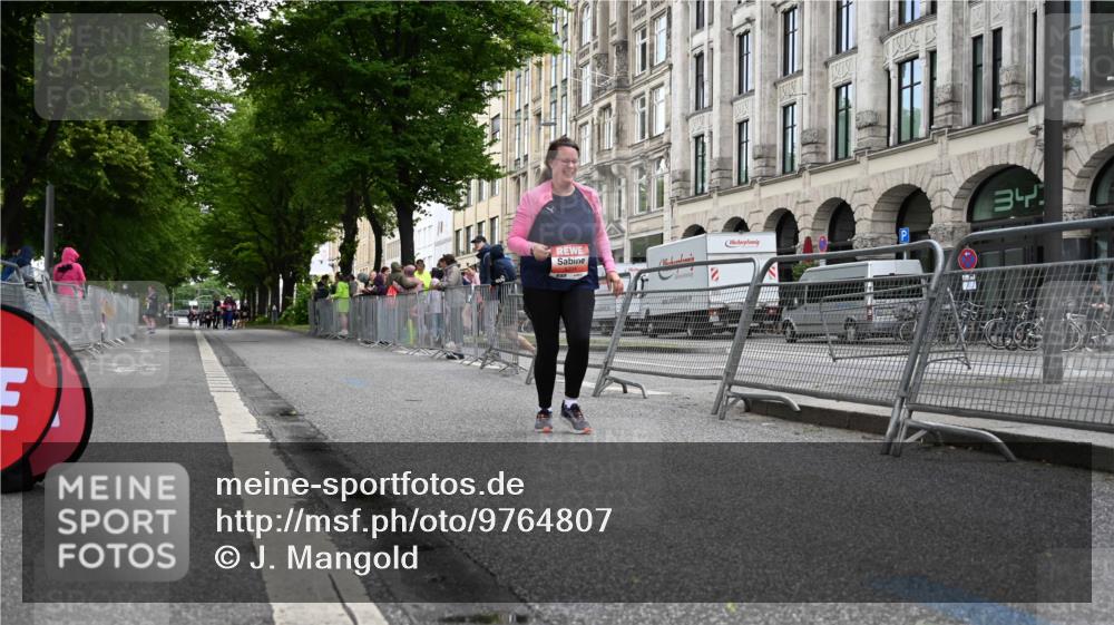 14.06.2026 - REWE Women's Run J. Mangold http://msf.ph/oto/9764807 14.06.2026 11:14:35 Ziel 5304 meine-sportfotos.de