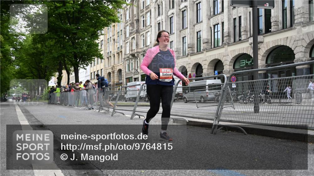 14.06.2026 - REWE Women's Run J. Mangold http://msf.ph/oto/9764815 14.06.2026 11:14:36 Ziel 5304 meine-sportfotos.de