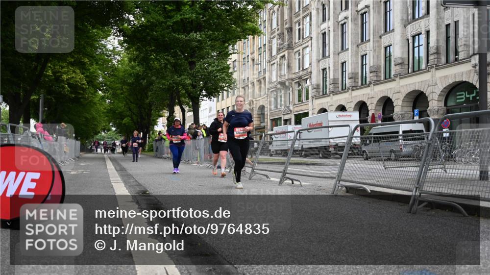 14.06.2026 - REWE Women's Run J. Mangold http://msf.ph/oto/9764835 14.06.2026 11:15:02 Ziel 5422, 5425, 5870 meine-sportfotos.de