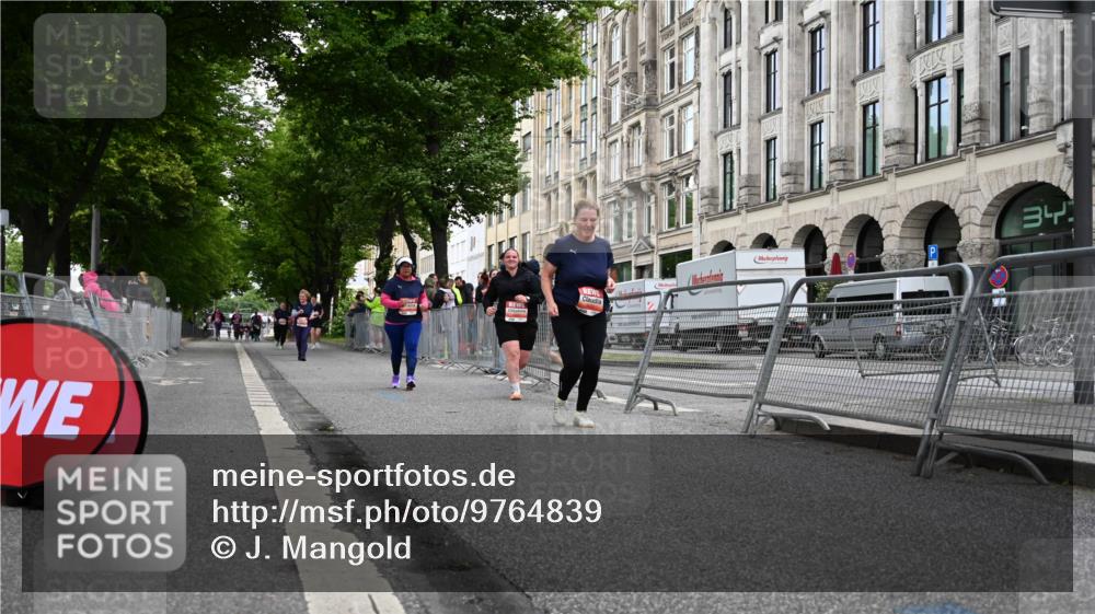 14.06.2026 - REWE Women's Run J. Mangold http://msf.ph/oto/9764839 14.06.2026 11:15:02 Ziel 5422, 5425, 5870 meine-sportfotos.de