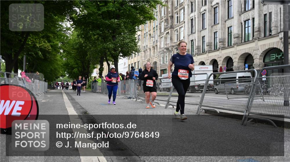 14.06.2026 - REWE Women's Run J. Mangold http://msf.ph/oto/9764849 14.06.2026 11:15:03 Ziel 5422, 5870 meine-sportfotos.de