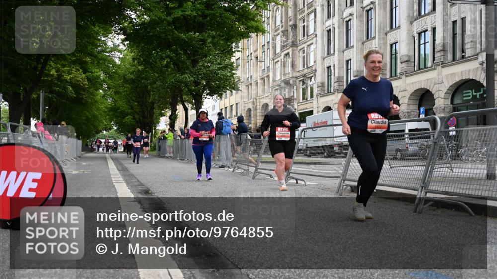 14.06.2026 - REWE Women's Run J. Mangold http://msf.ph/oto/9764855 14.06.2026 11:15:04 Ziel 5422, 5768, 5870 meine-sportfotos.de