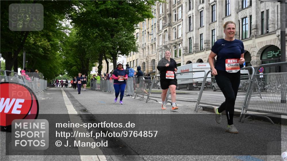 14.06.2026 - REWE Women's Run J. Mangold http://msf.ph/oto/9764857 14.06.2026 11:15:04 Ziel 5422, 5768, 5870 meine-sportfotos.de