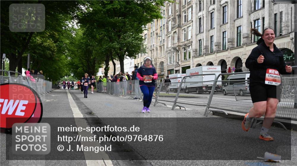 14.06.2026 - REWE Women's Run J. Mangold http://msf.ph/oto/9764876 14.06.2026 11:15:06 Ziel 5422, 5768, 5870 meine-sportfotos.de