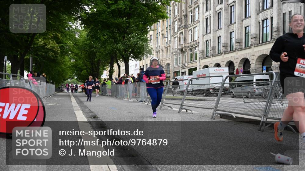 14.06.2026 - REWE Women's Run J. Mangold http://msf.ph/oto/9764879 14.06.2026 11:15:06 Ziel 5422, 5768, 5870 meine-sportfotos.de
