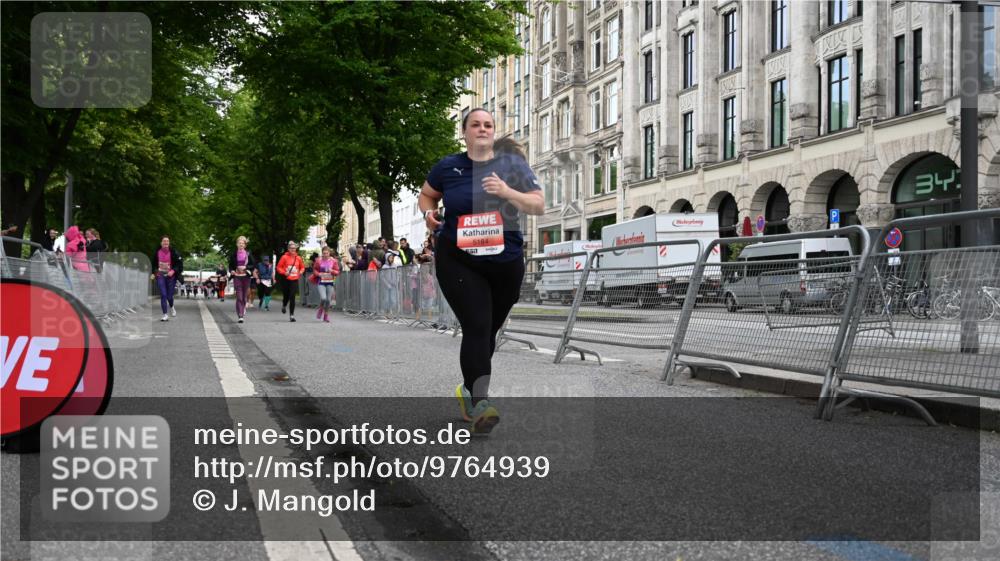 14.06.2026 - REWE Women's Run J. Mangold http://msf.ph/oto/9764939 14.06.2026 11:15:19 Ziel 5184, 5497, 5862 meine-sportfotos.de